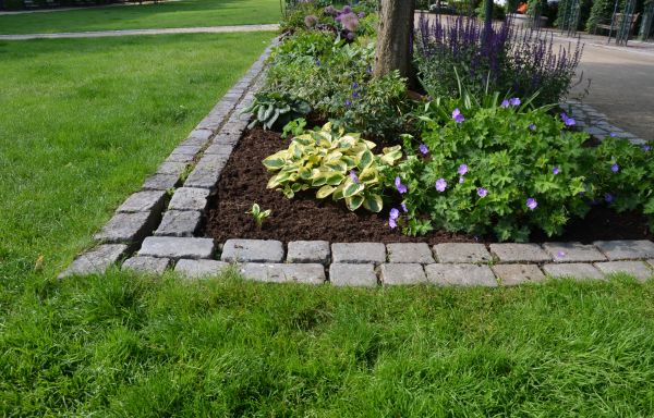 Flower Bed Mulching in Palm City